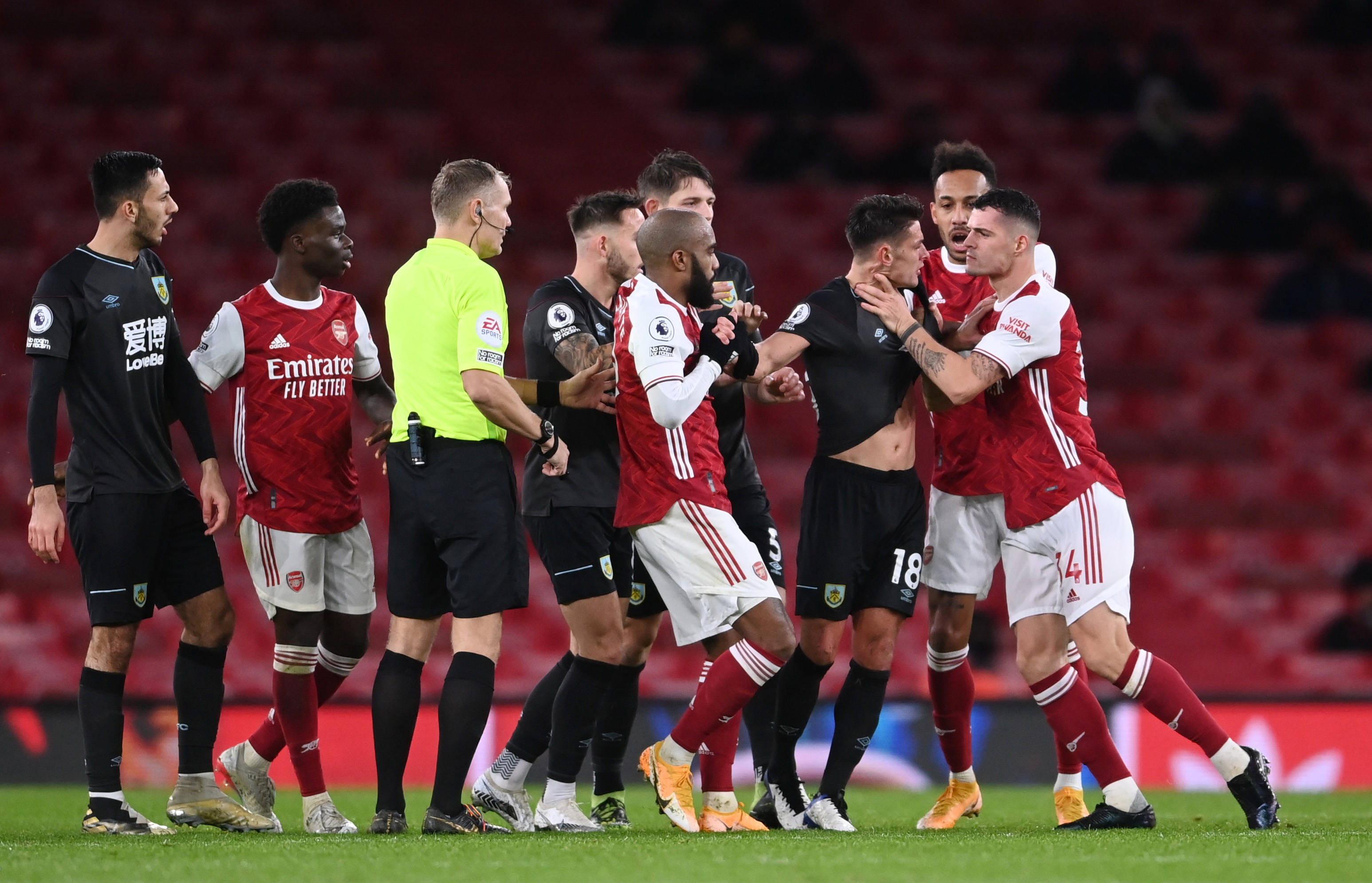 角球与前场 角球与前场